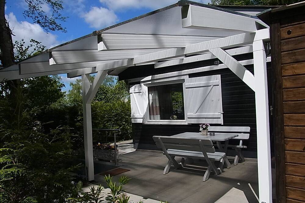 Idyllisch gelegenes Ferienhaus  an Wald und See in Klingberg in Klingberg, Scharbeutz