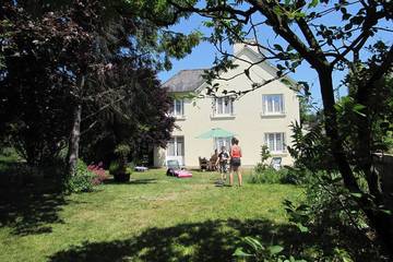 Gîte pour 6 personnes, avec terrasse et jardin à Évran