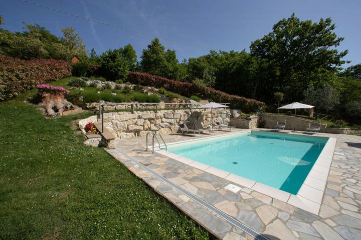 Casa vacanza per 9 persone, con giardino, adatto a famiglie con bambini in Caprese Michelangelo