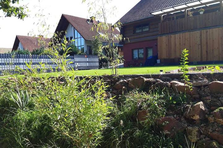 Ferienwohnung für 3 Personen, mit Terrasse und Garten - 1