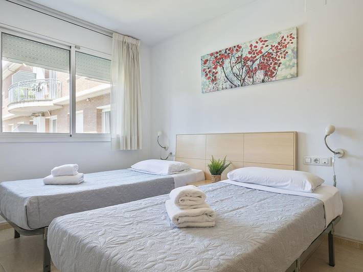 Ferienwohnung für 3 Personen, mit Pool und Garten in Castelldefels - 3