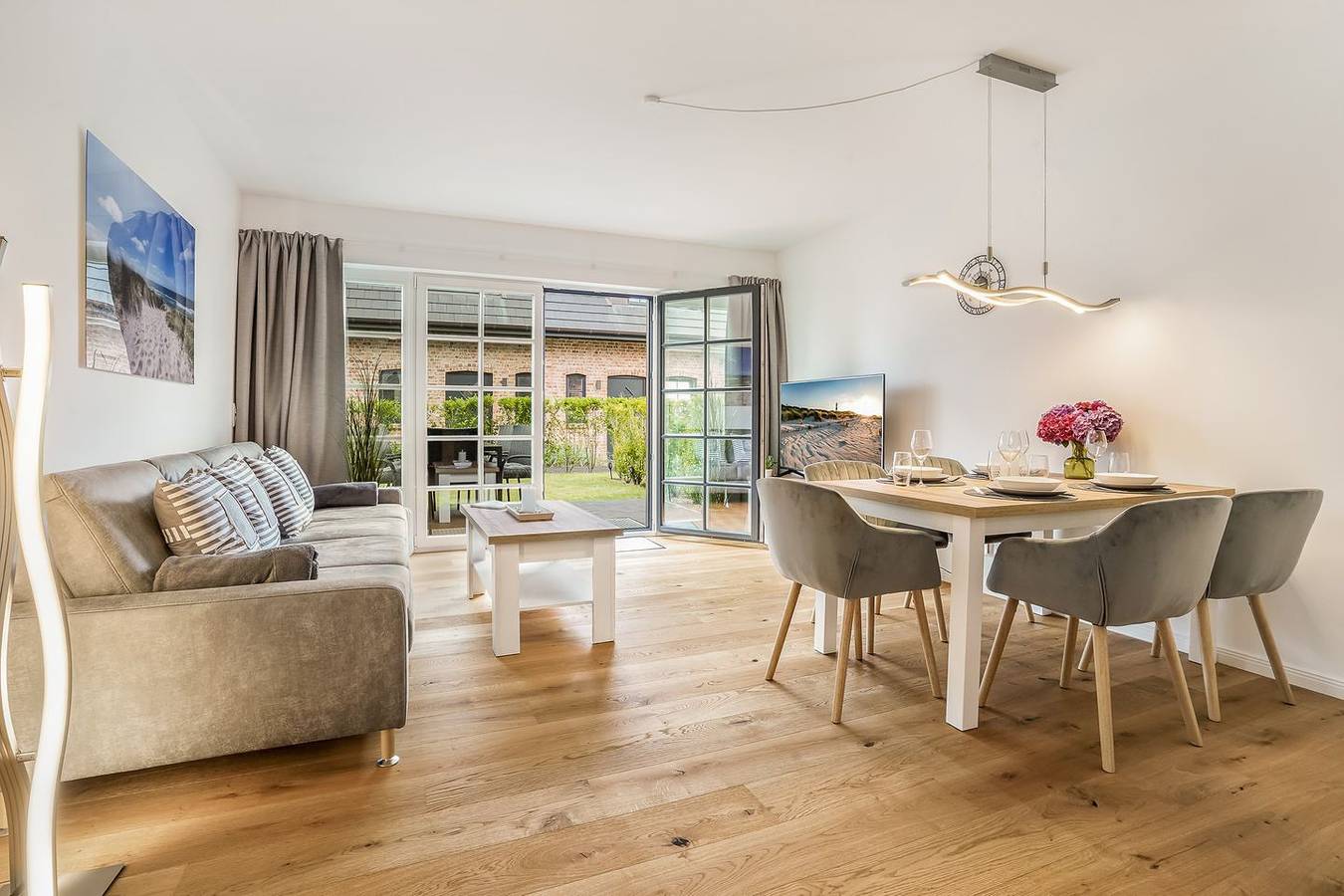 Strandnahes Wohnen für 5 Personen im Neubau mit Terrasse und eigener Sauna in Hörnum, Sylt
