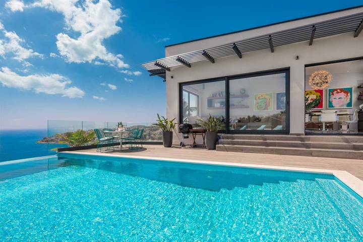 Villa pour 8 personnes, avec balcon à Okrug Gornji