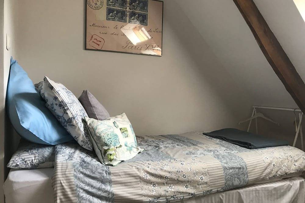 Romantique, Cottage rénové dans un village médiéval pour 6 - jardin clos privé in Guémené-sur-Scorff, Région de Pontivy
