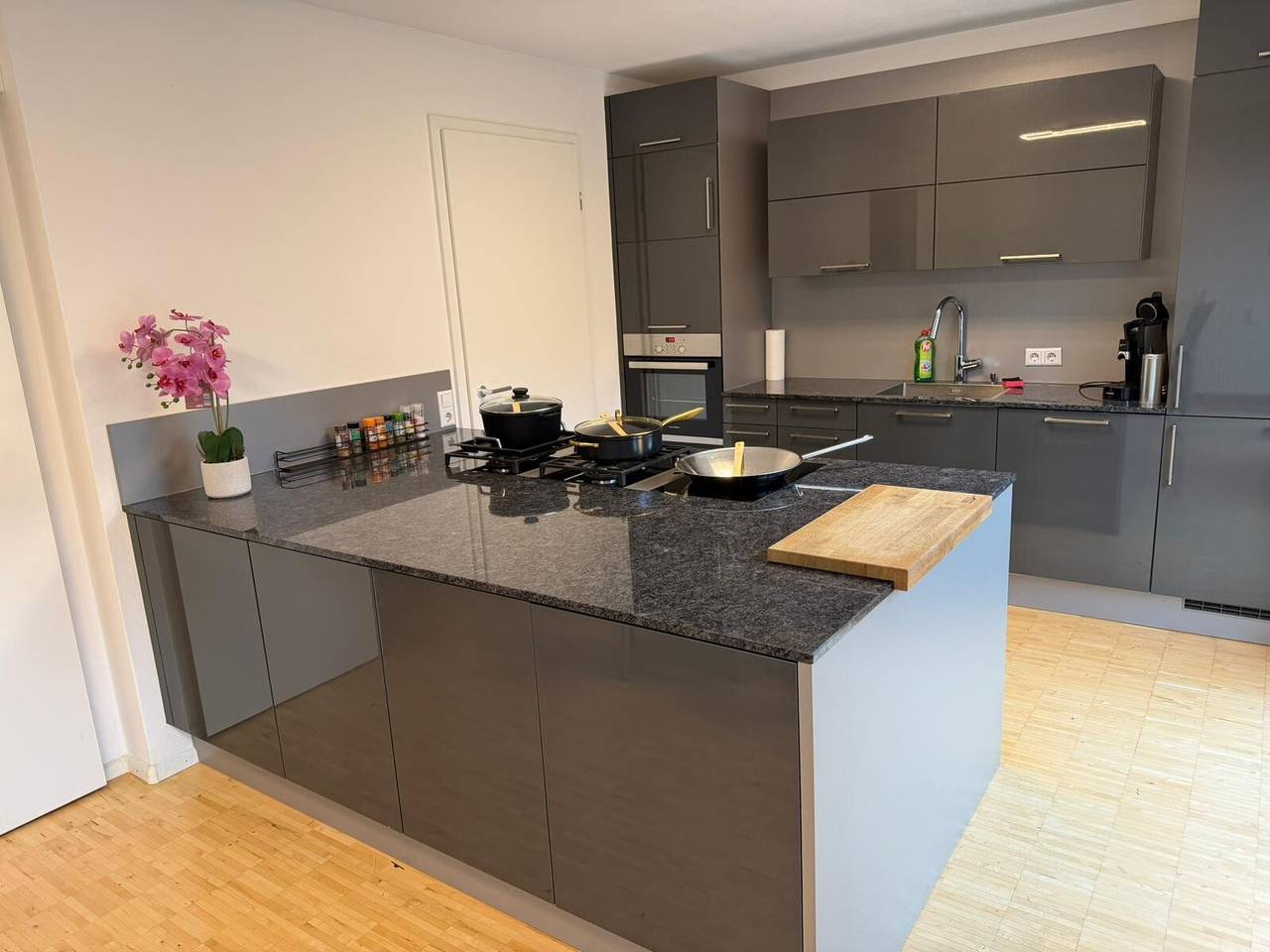 Apartamento inteiro, Apartamento 'Steni' com vista para a montanha, terraço privado e Wi-Fi in Wehr (Baden-Württemberg), Floresta Negra do Sul