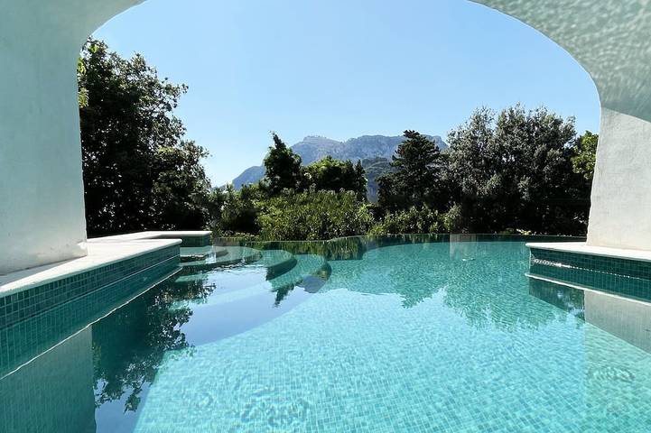 Villa pour 13 personnes, avec jacuzzi ainsi que jardin et balcon - 1