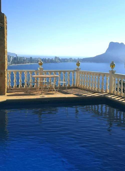Chalet para 10 personas, con jardín además de piscina y vistas - 1