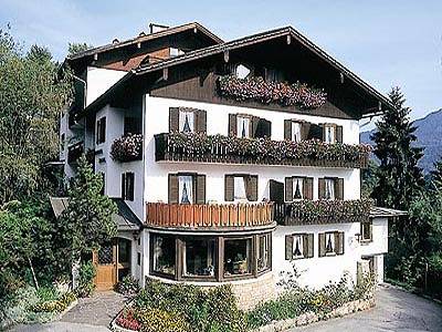 Entire holiday apartment, Haus Belvedere - Holiday flat 2 for 2 to 3 persons in Berchtesgaden, Berchtesgarden Alps