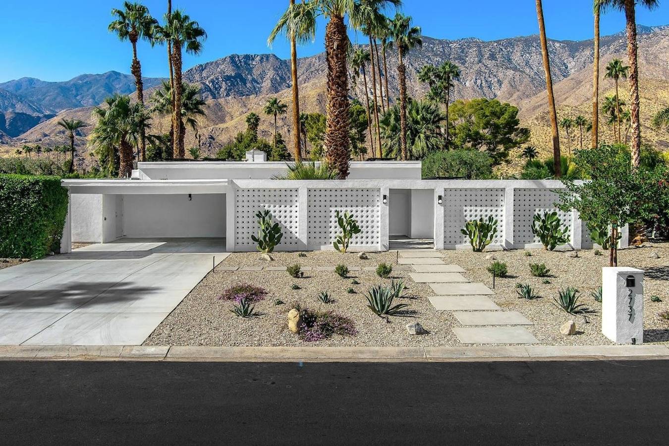 Bauhaus Estate in Palm Springs in Palm Springs, Coachella Valley