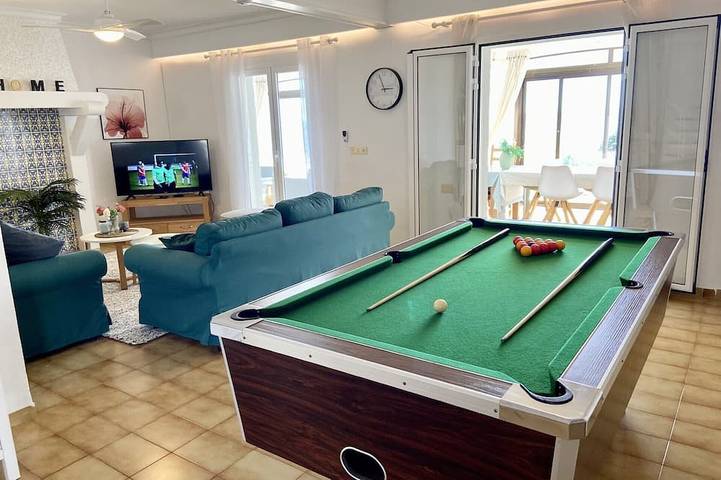 Location de vacances pour 12 personnes, avec jardin à Cabo Roig - 4