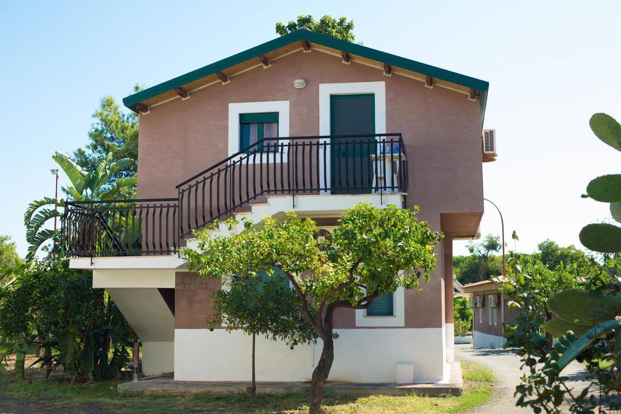 Villaggio Alkantara in Porticato, Giardini-Naxos