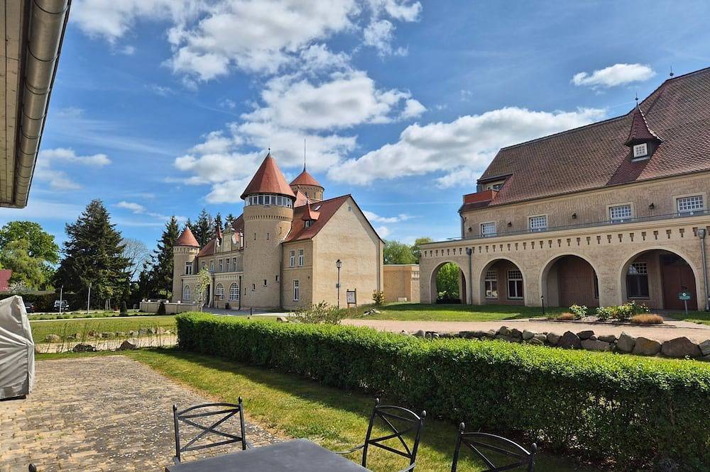Ganze Wohnung, Halla Re-04 - Die Remise Halla Re-04 – ländliche Luxusferienwohnung mit Terrasse in Stolpe auf Usedom, Usedom