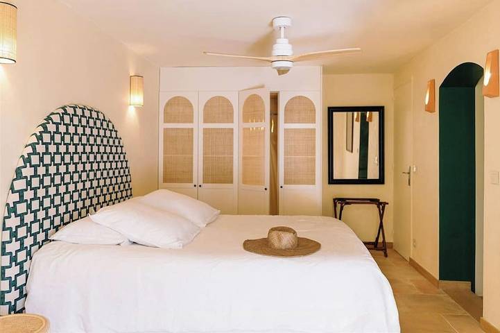 Apartamento entero, Piso con vistas panorámicas cerca de Cannes in Spéracèdes, Costa mediterránea (Francia)