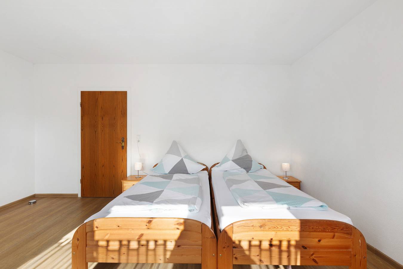 Ganze Wohnung, Ferienwohnung 'Hewenpanorama 4' mit Bergblick, Gemeinschaftsterrasse und Wlan in Engen, Hegau