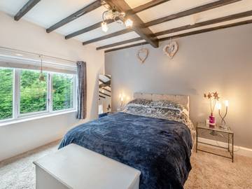 Cabin for 7 Guests in Elkesley, Nottinghamshire, Picture 4