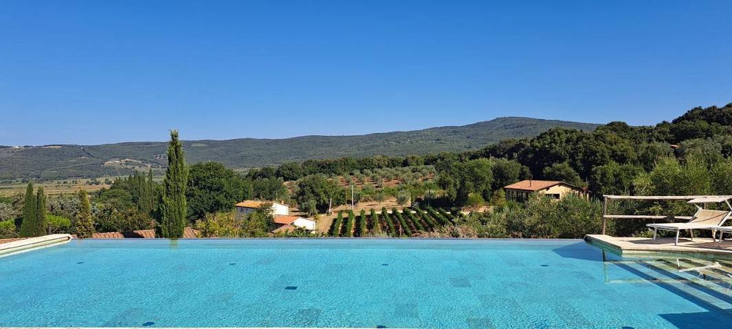 Camping für 4 Personen, mit Garten und Pool sowie Ausblick, mit Haustier in der Maremma