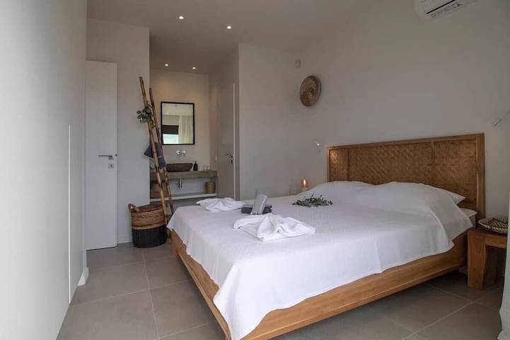 Villa Nysa 3 bed villa. Amazing sea views, private pool - option to heat in Palairos, Aitoloakarnania