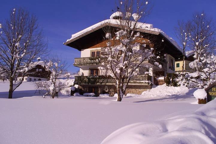 Ferienwohnung für 4 Personen, mit Garten und Balkon in Abtenau