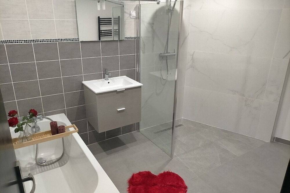 Geheel appartement, L'escale du Desir Love Room spa Privatif in Calais, Calais en omgeving