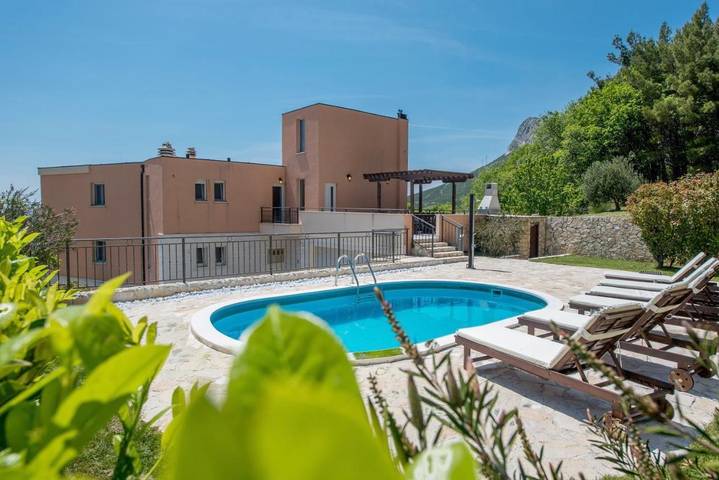 Villa pour 18 personnes, avec piscine et sauna ainsi que jardin et jacuzzi à Solin - 3