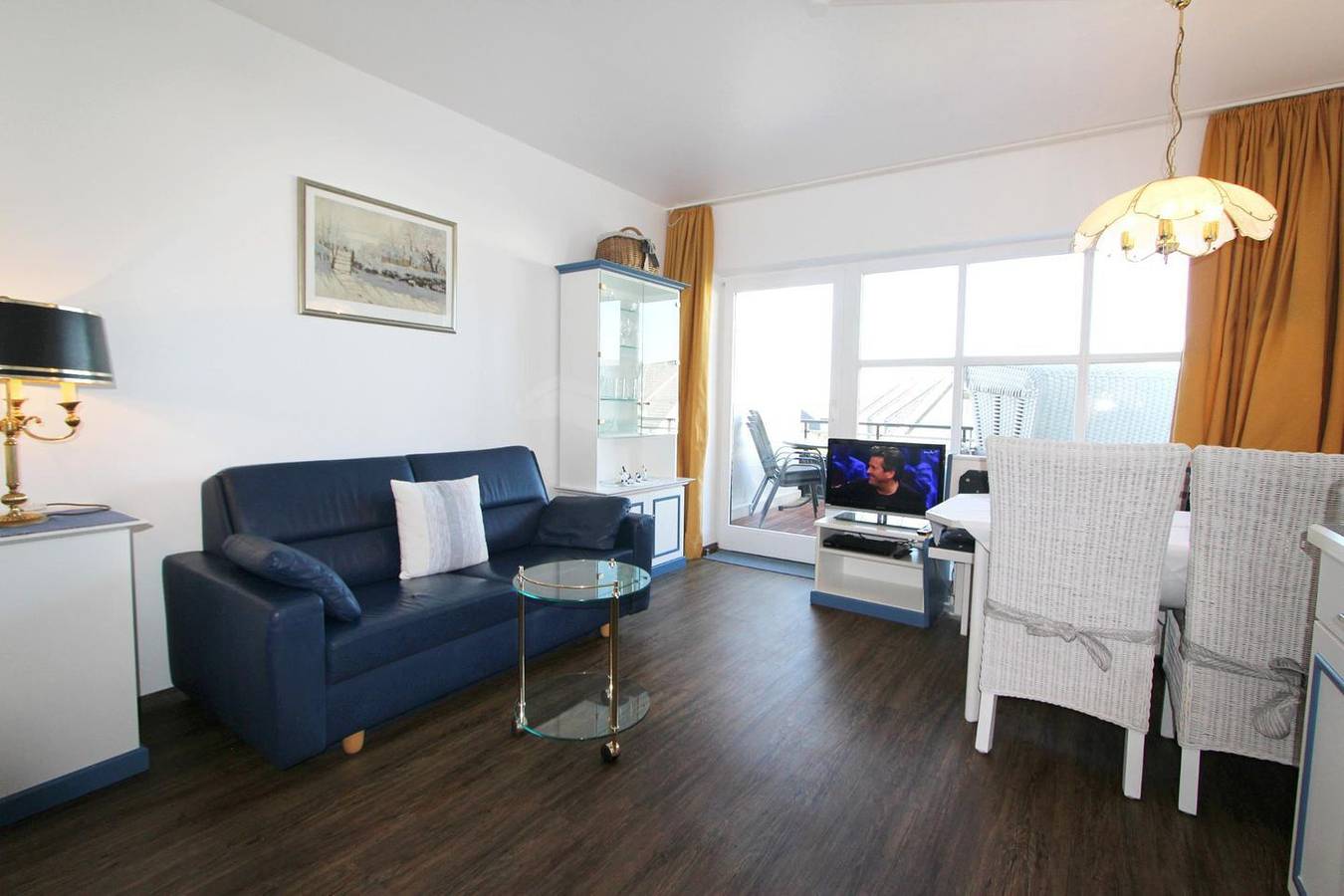 Ganze Wohnung, Helle, im nordischen Stil eingerichtete Ferienunterkunft in strandnaher Lage in Wenningstedt, Sylt