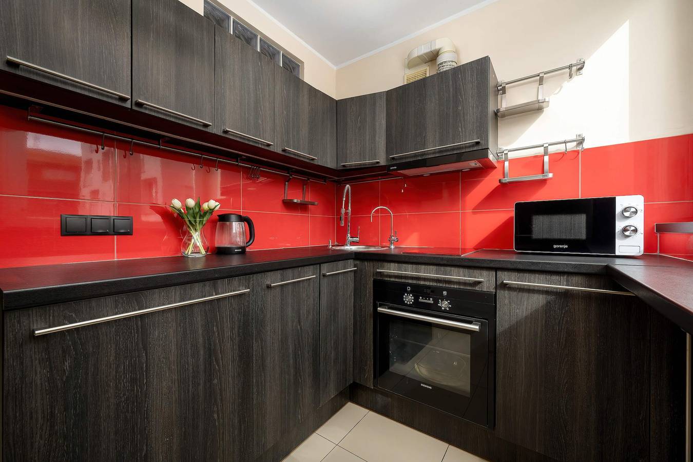 Geheel vakantieappartement, Climatic Studio with Projector | Old Town, 200 m to Market Square in Wrocław, Neder-Silizië