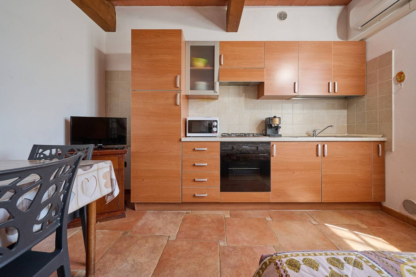 Entire apartment, Apartment 'Appartamento Sofia' with Shared Pool, Wi-Fi and Air Conditioning in Grosseto Province