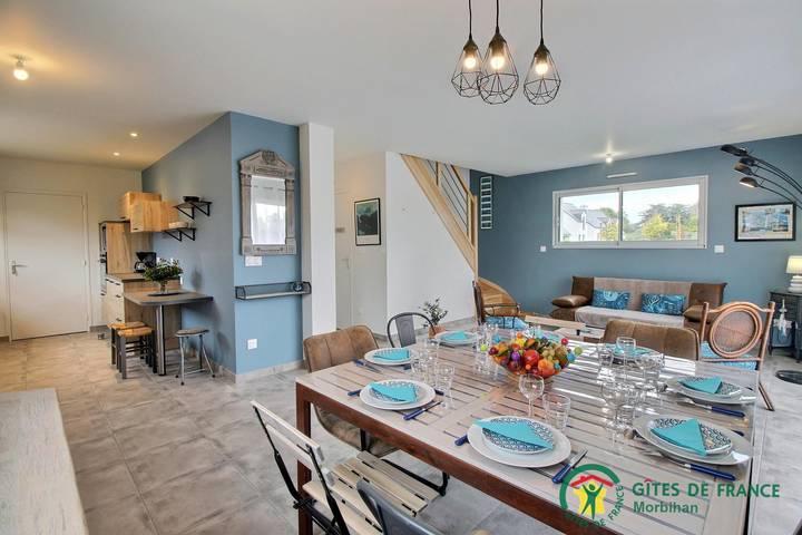 Gîte pour 8 personnes, avec terrasse et jardin