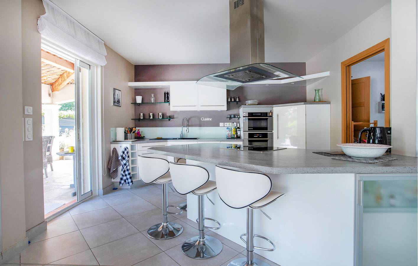 Montauroux Wohnung mit Pool, Terrasse & WiFi in Montauroux, Draguignan Region