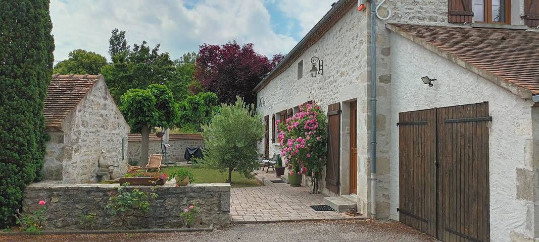 Chambre d’hôte pour 4 personnes, avec jardin et piscine dans Allier - 3