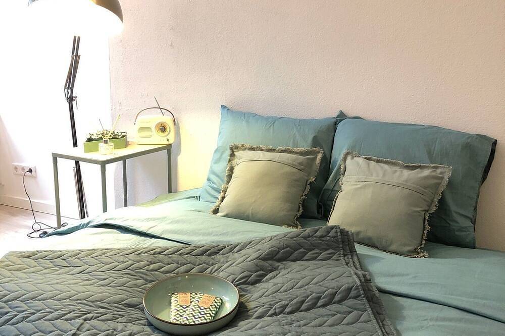 Delightful luxury home for business and private travelers (10P). Heart of downtown! in Dordrecht, Parque Nacional De Biesbosch