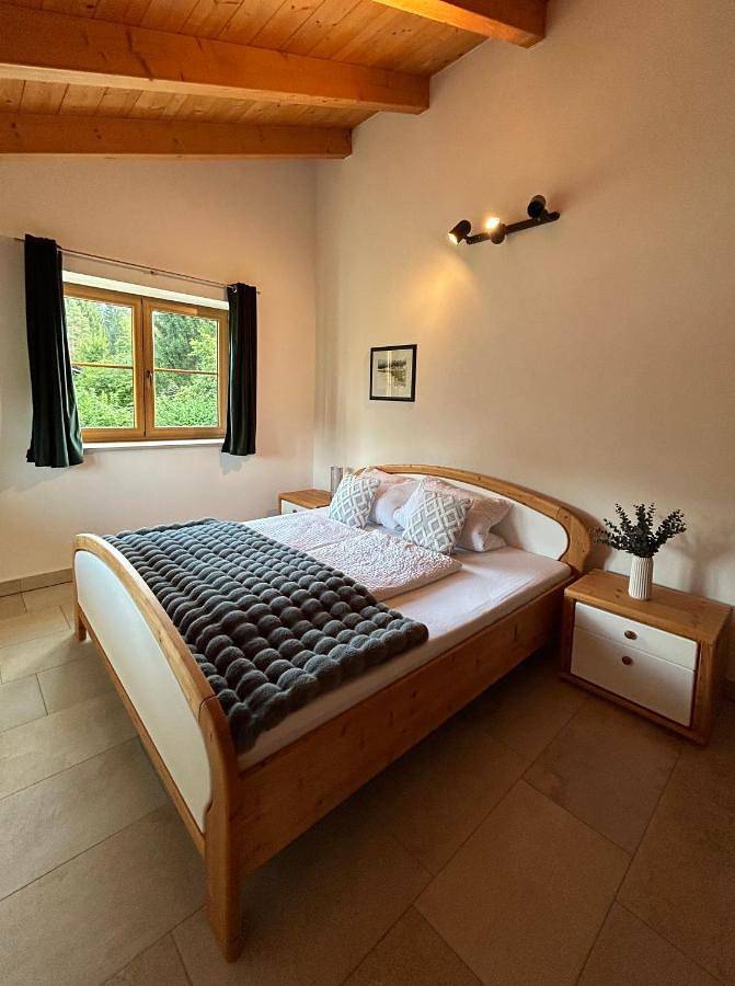 Ferienhaus für 7 Personen, mit Terrasse und Garten sowie Sauna und Ausblick