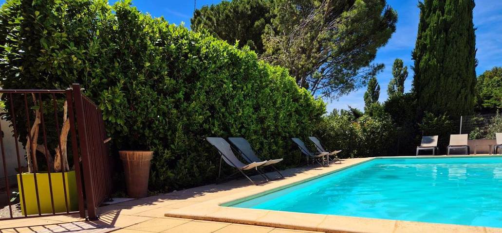 Hôtel pour 2 personnes, avec piscine ainsi que jardin et terrasse à Châteauneuf-du-Rhône - 4