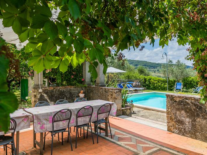 Location de vacances pour 12 personnes, avec vue ainsi que terrasse et jardin, animaux acceptés à Greve In Chianti - 2