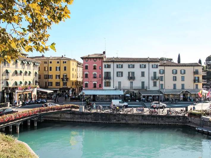 Villa per 6 persone, con piscina e terrazza a Peschiera del Garda