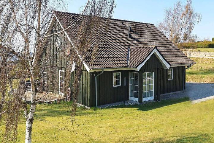 Ferienhaus für 8 Personen, mit Terrasse und Whirlpool - 1