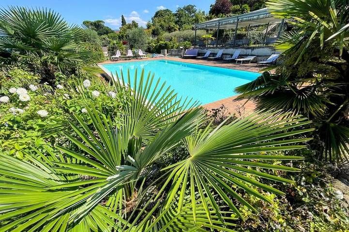 Holiday apartment for 4 people, with balcony and pool as well as garden - 1