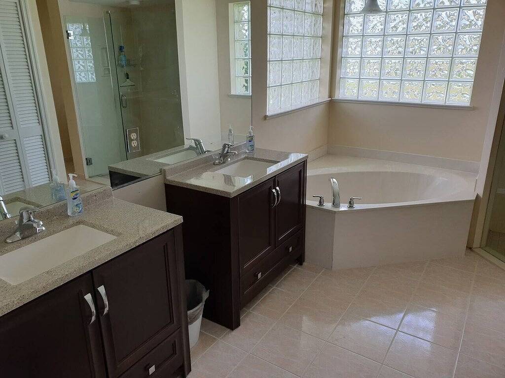 Stunning Sandpiper Bay Home. Heated Pool and Spa. in Port St. Lucie, St. Lucie County