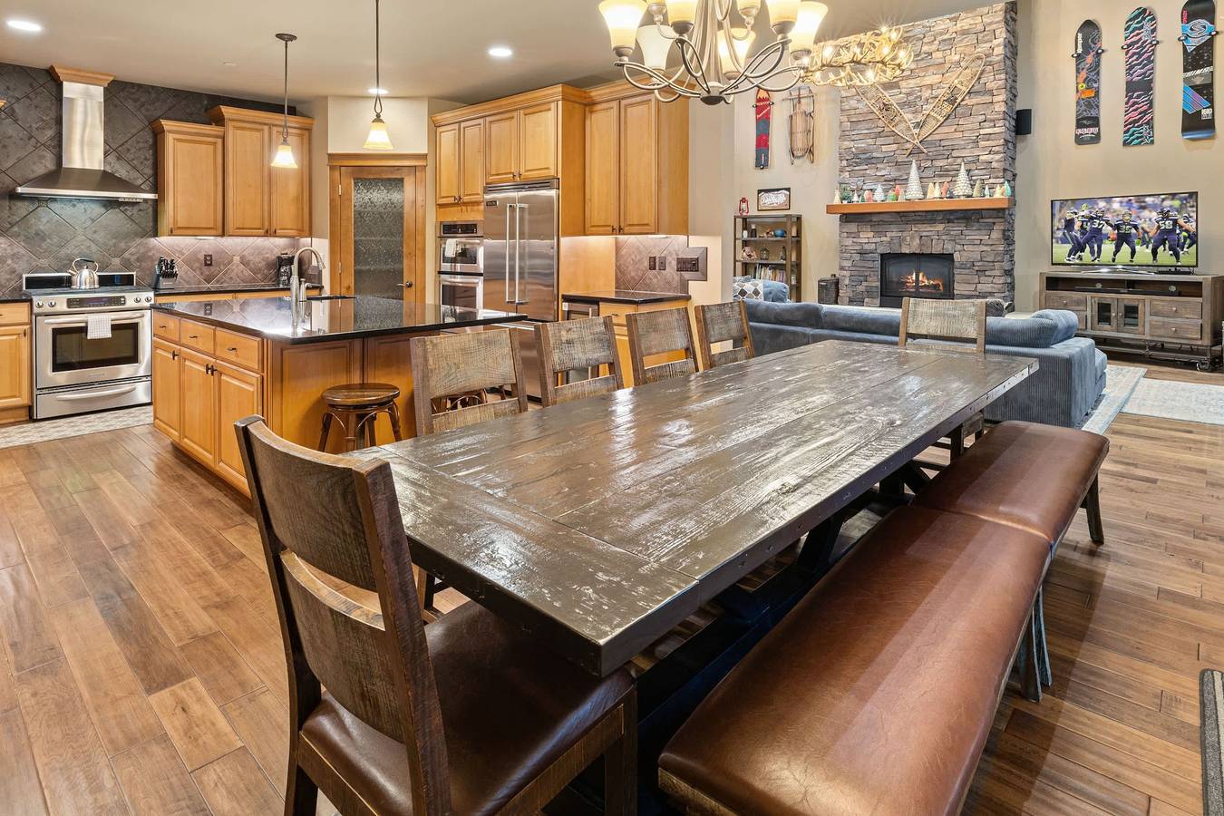 4Br Luxe Home | Chefs Kit, Hottub, Firepit, Gamerm in Condado de Kittitas