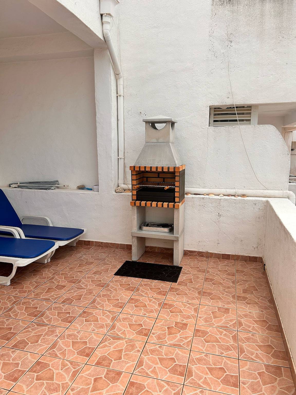 Casa de vacaciones 'Casa Da Rocha' con piscina compartida, Wi-Fi y aire acondicionado in Armação de Pêra (costa), Distrito de Faro