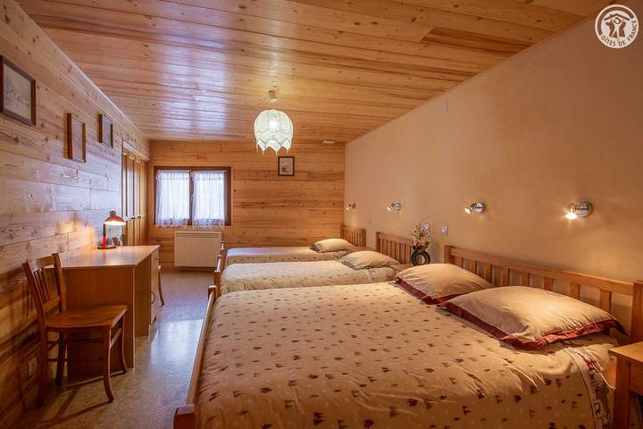 Gîte pour 6 personnes, avec jardin à Montricher-Albanne - 4