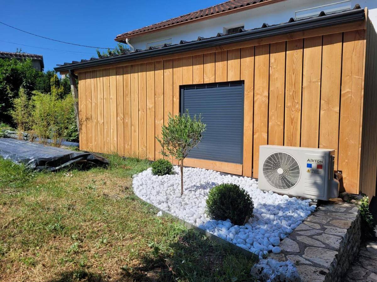 Appartement entier, Demeure Cosy & Table d'Hôtes à Cahors - Chambre d'hôte climatisée- Studio La Pause Cadurcienne in Cahors, Quercy
