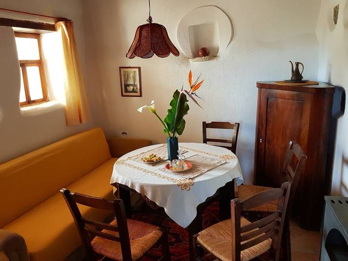 Vakantiehuis 'Explore Authentic Crete in the Messara Olive Groves' in Iraklio-Heraklion en omgeving