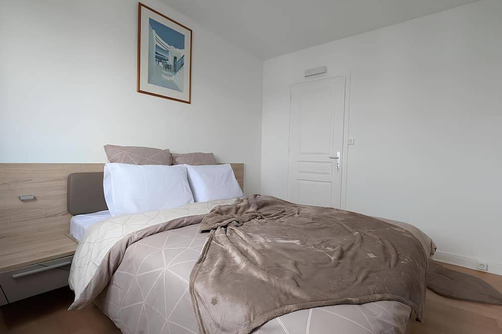 Apartamento entero, Bright 3-room apartment, balcony & parking - Paris 20 min in Sartrouville, Yvelines