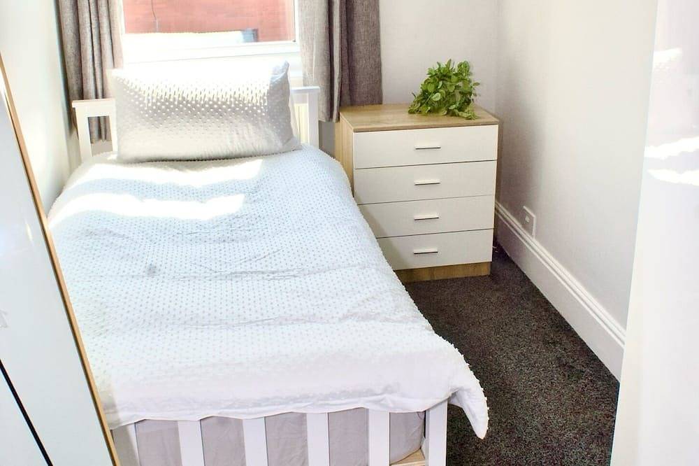 Ganze Wohnung, Spacious 2-Bed Flat | Near St Helens Centre + Wifi in St Helens, Nordwestengland