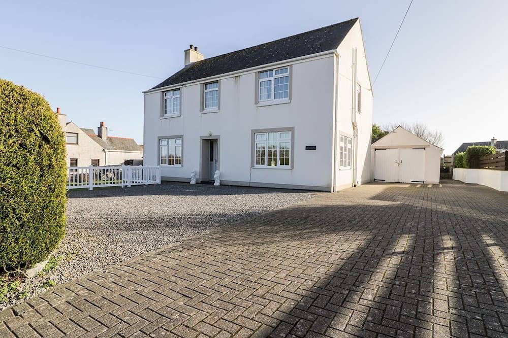 Halcyon, pet friendly, country holiday cottage in Benllech in Moelfre, Insel Anglesey