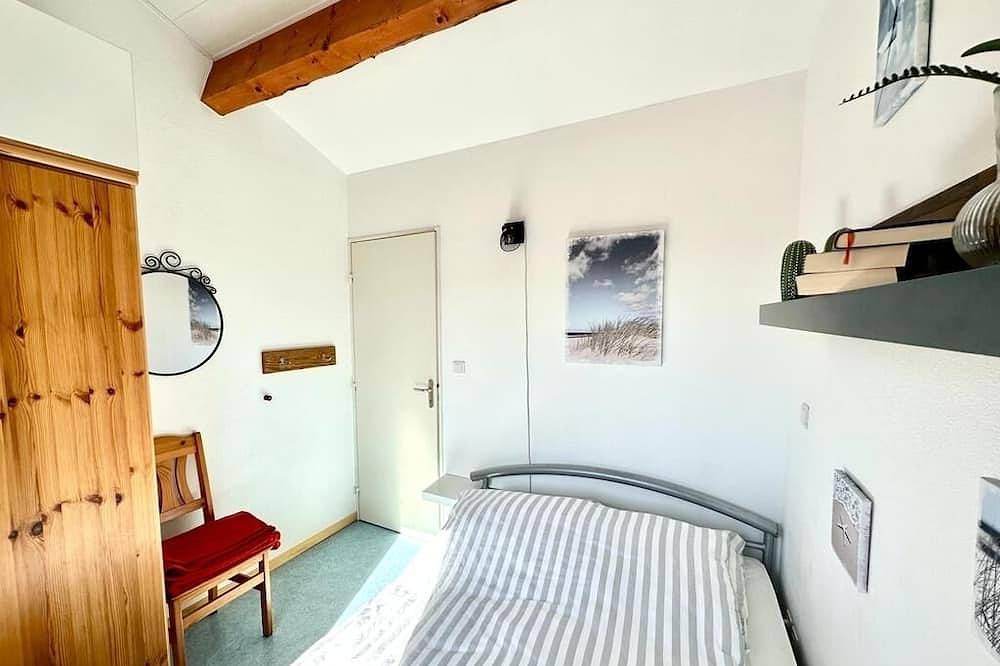 Neu renoviertes Ferienhaus mit Wintergarten nur 250 Meter zum Strand. in Portiragnes Plage, Portiragnes