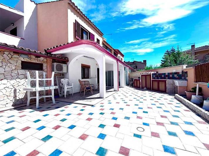 Location de vacances pour 4 personnes, avec vue et jardin dans Santa Luria