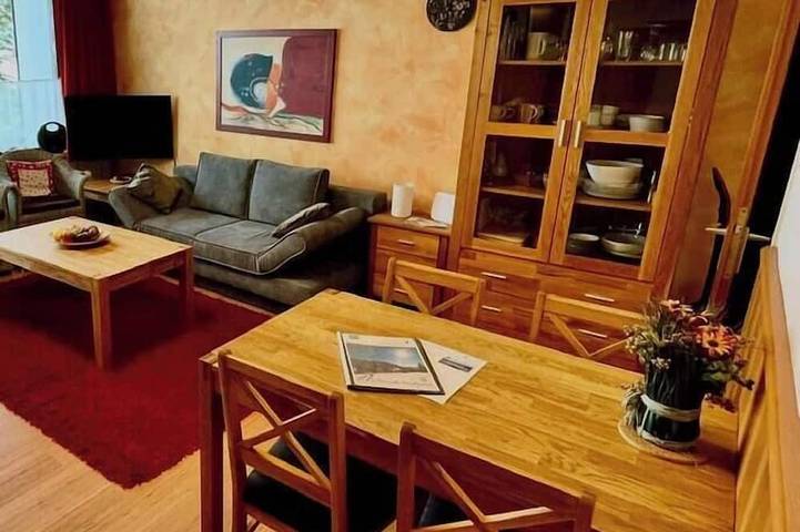 Ferienwohnung für 3 Personen, mit Pool und Sauna sowie Balkon