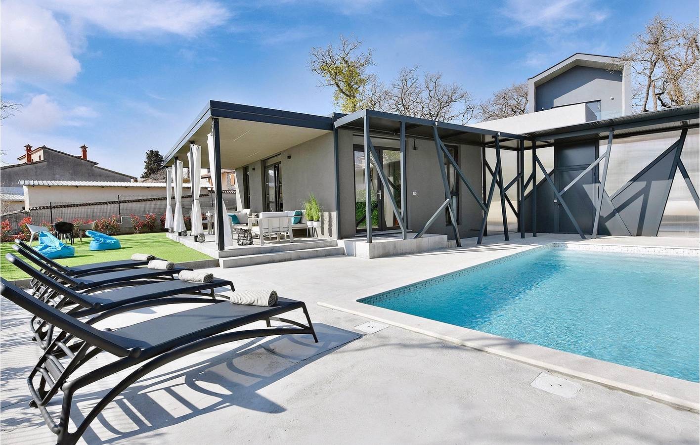 Gemütliche 1-Zimmer-Wohnung mit Pool, WLAN und Parkplatz in der Nähe des Bistro Baderna in Grad Poreč, Zentralistrien